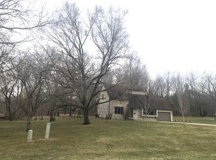 755 Forest Park Dr, Dixon, IL 61021