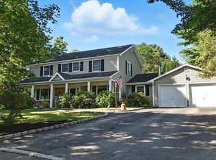5 Hilton Ct, Stony Brook, NY 11790