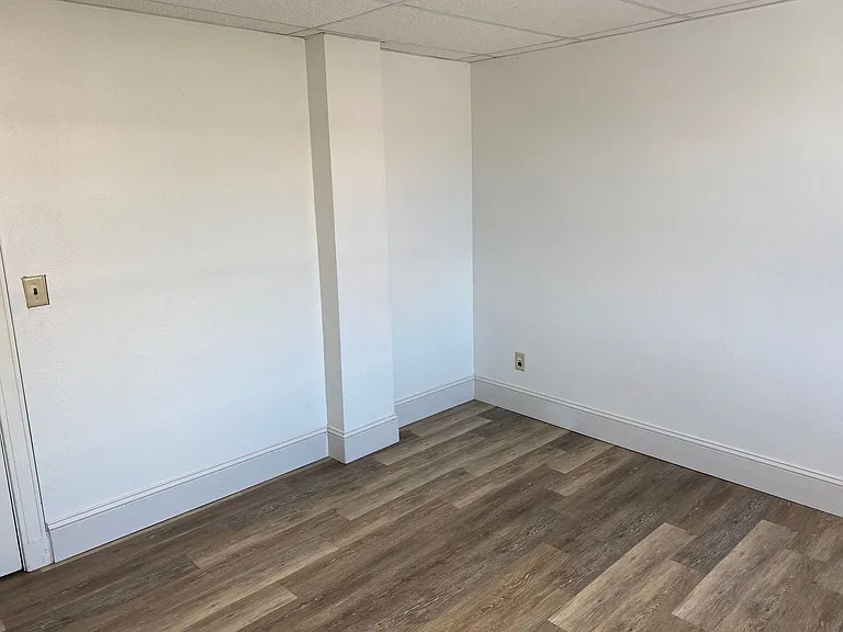 310 W Wisconsin Ave — Photo 14
