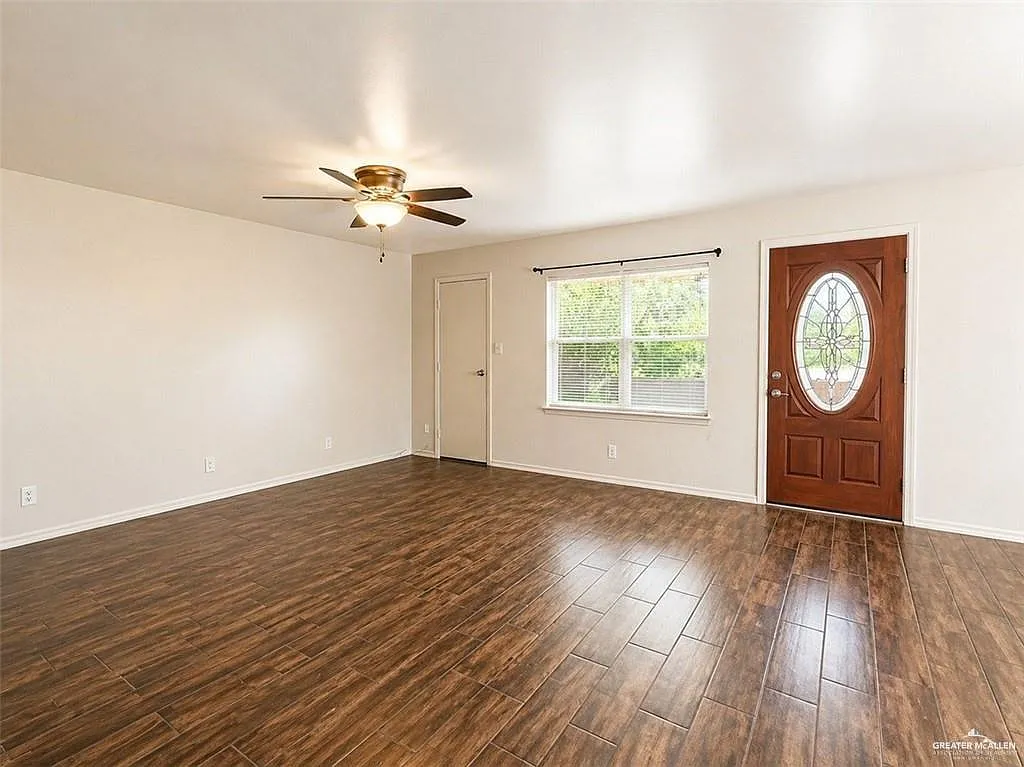 2 bed, 2.0 bath, 1324 sqft, $1,000 — Photo 3