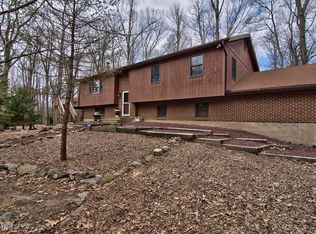 49 Forest Dr, Lake Harmony, PA 18624