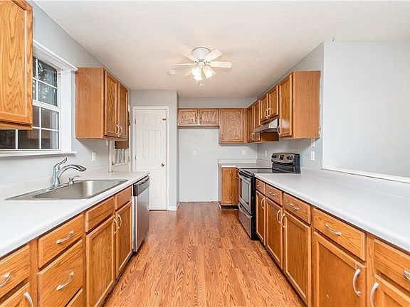 3rd image of 17419 Briarwood Dr