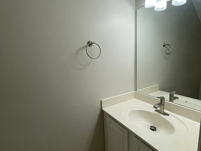 Half bathroom (main floor)