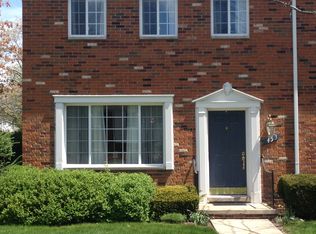453 Fox Hills Dr N #A-1-1, Bloomfield Hills, MI 48304