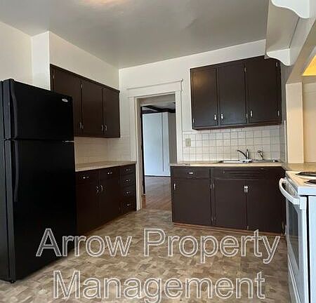 5th image of 1400 A St Unit 2