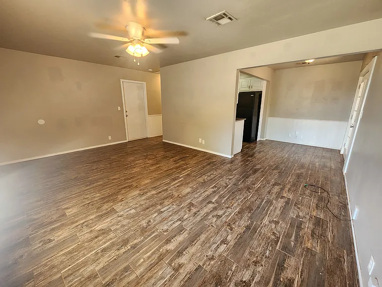 3824 N Monroe St — Photo 3
