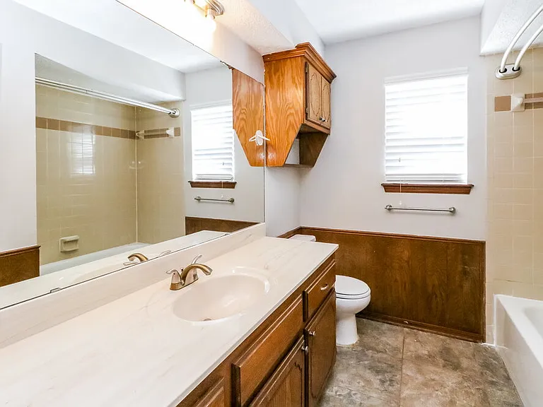12913 S Drexel Ave — Photo 15