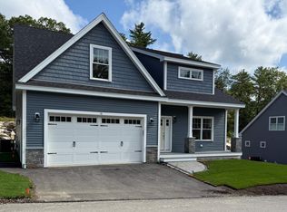10 Midtrail Crossing Ln, Windham, NH 03087