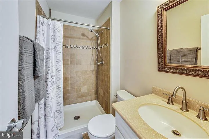 6415 Old Scotts Ct — Photo 12