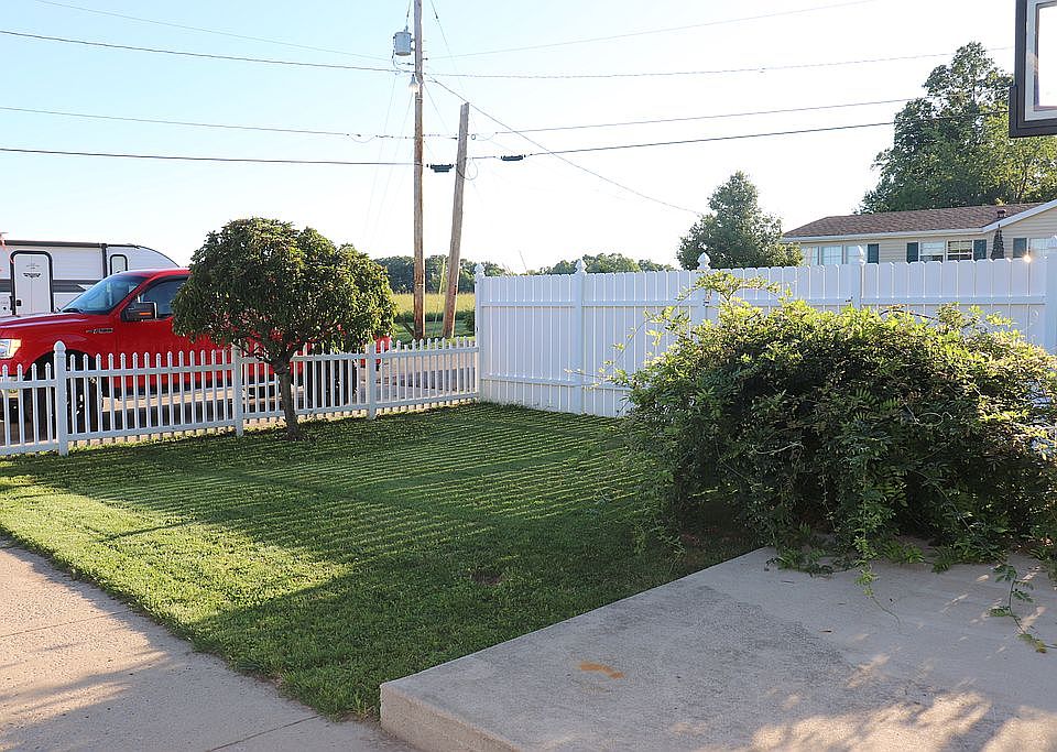 1st image of 14 Grimes St