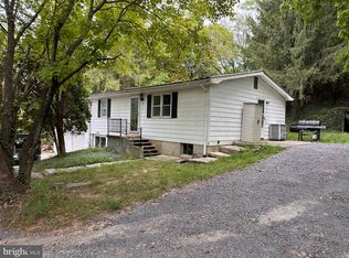 206 N Green St, Berkeley Springs, WV 25411