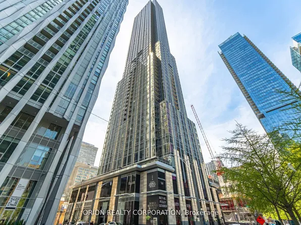 11 Yorkville Ave, Toronto, ON