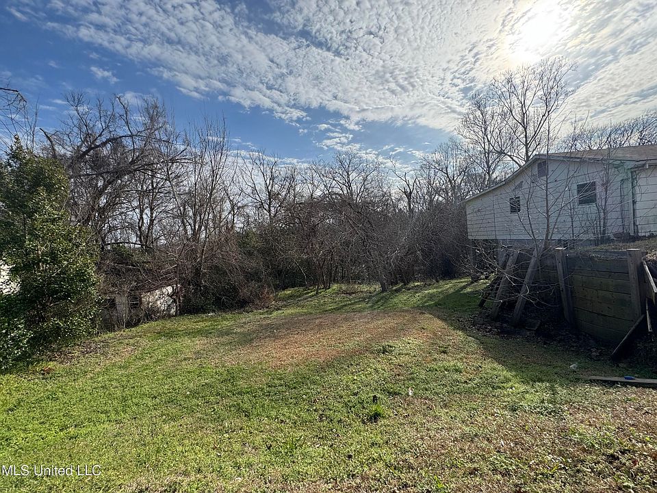 2nd image of 1603 Marcus St