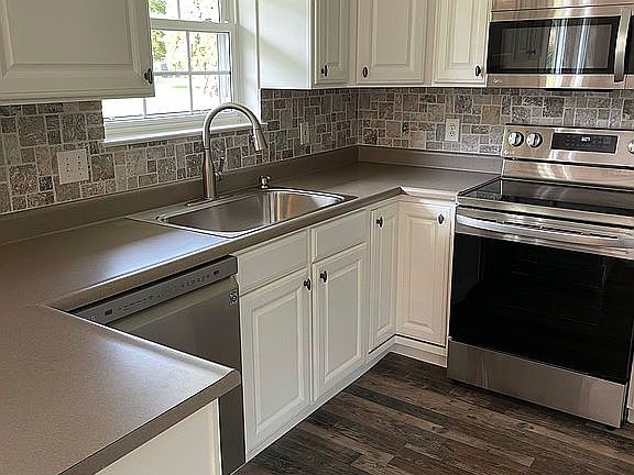 2nd image of 1677 Sugar Pine Dr