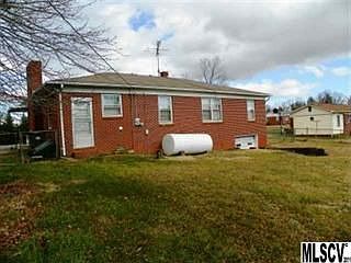 5th image of 1096 Elm Cir