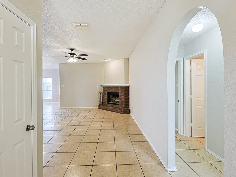 5903 10th St #3 — Photo 3