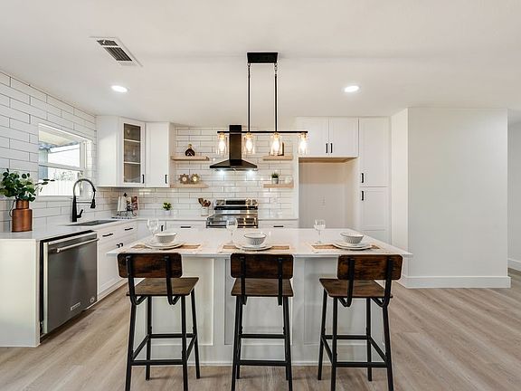 5th image of 2014 Rose Hill Rd