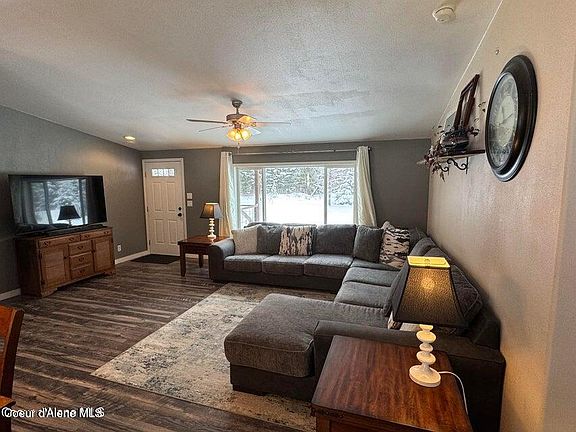 3rd image of 4062 W Seasons Rd