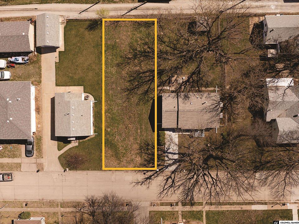 1st image of S 8th St