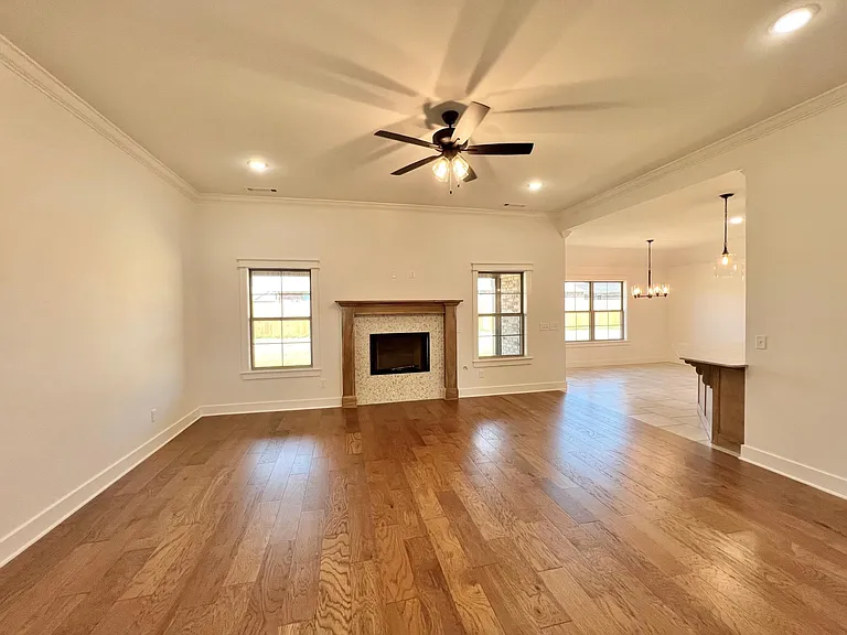 975 Sugar Pine St — Photo 4