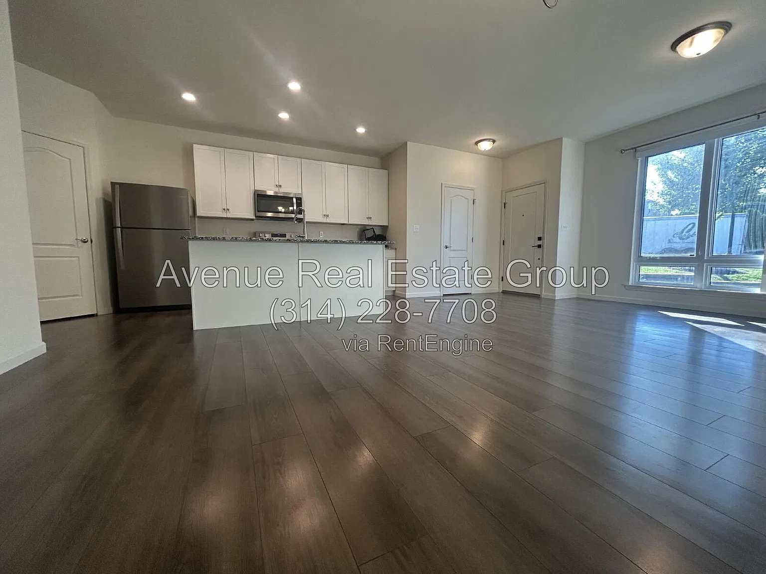 3 bed, 3.0 bath, $2,300 — Photo 4