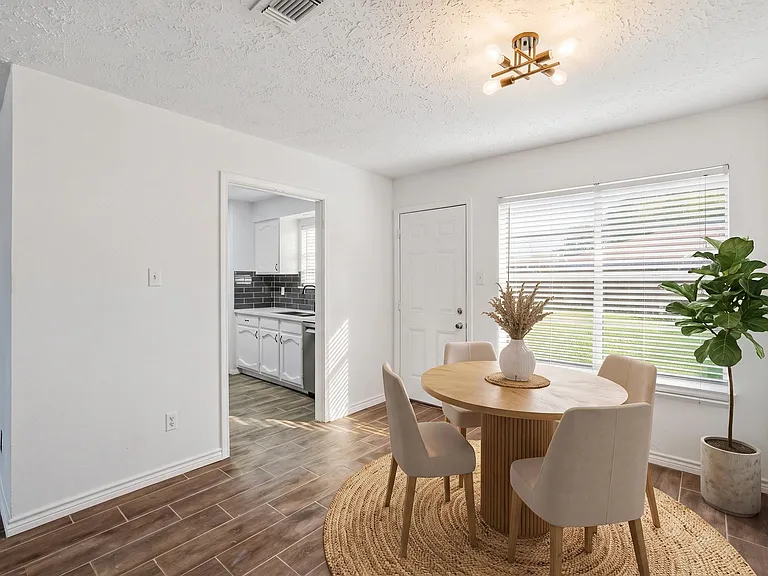 14230 Montaigne Dr — Photo 5
