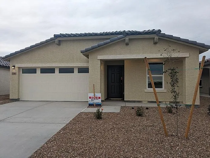 3 bed, 1290 sqft, $1,575 — Photo 2