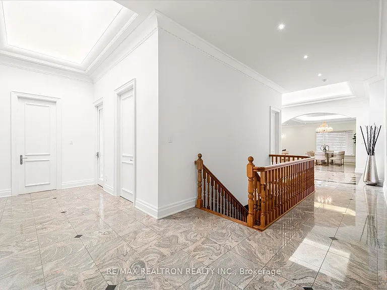 48 Arnold Ave — Photo 28