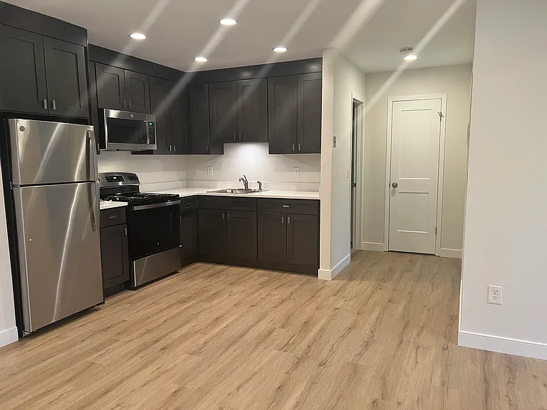 280 West Street — Photo 9