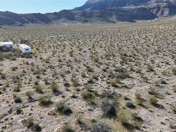 3rd image of 6061 N Woodchips Rd