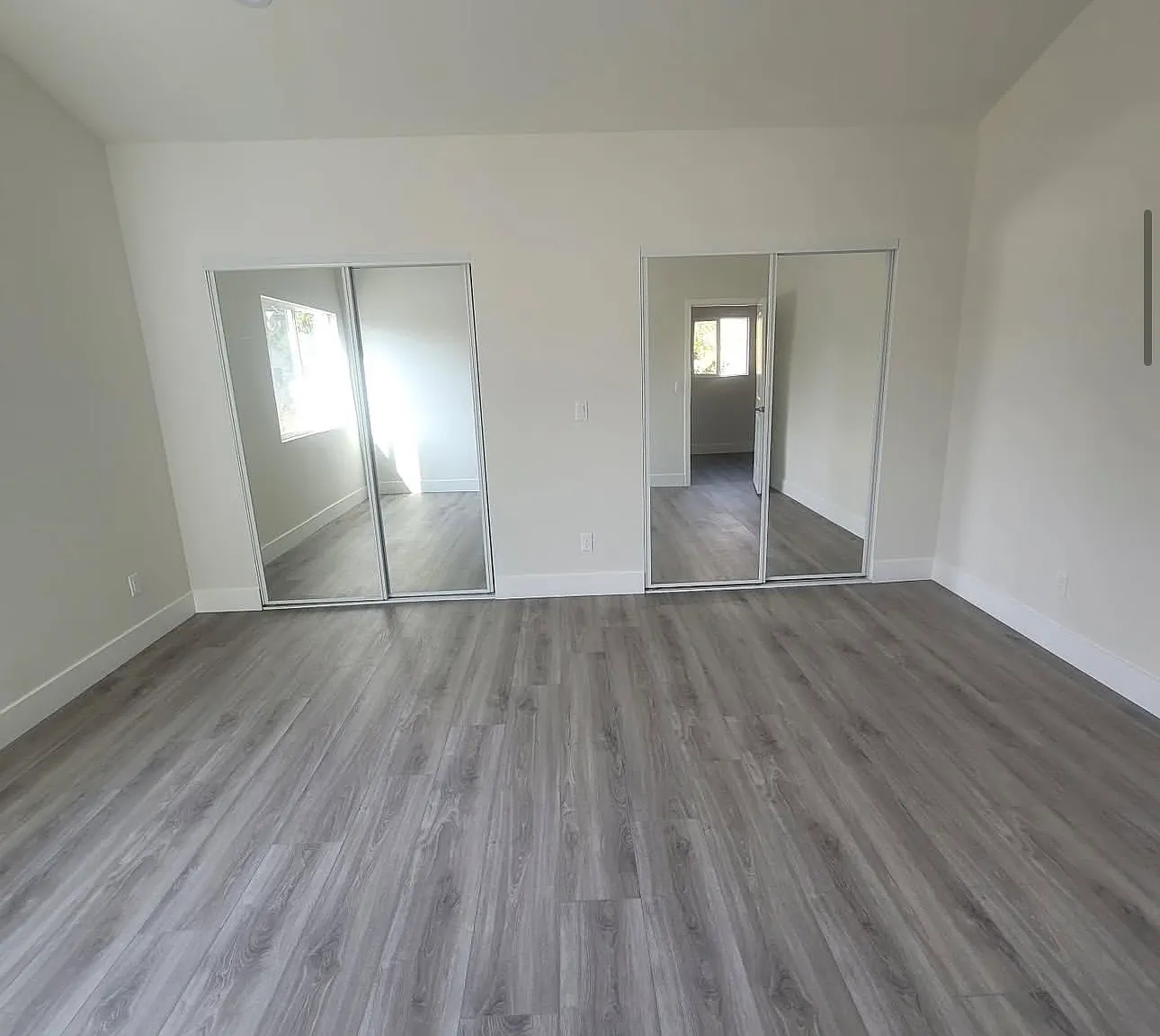 1615 Winona Blvd — Photo 4