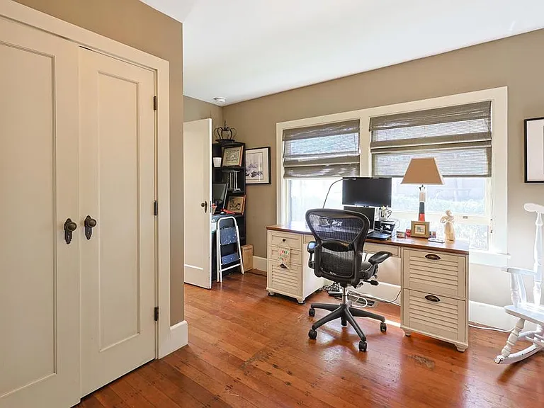 576 E Ave — Photo 10