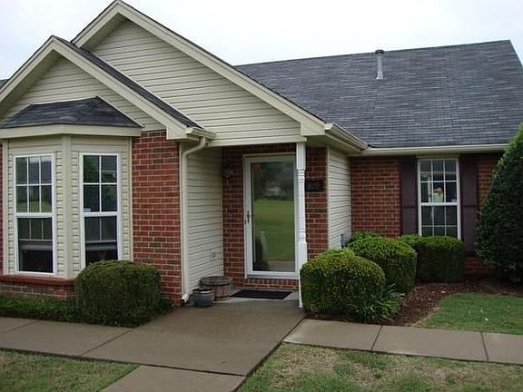 2nd image of 809 E Northfield Blvd