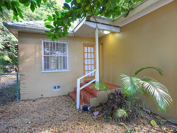 4th image of 4178 El Prado Blvd