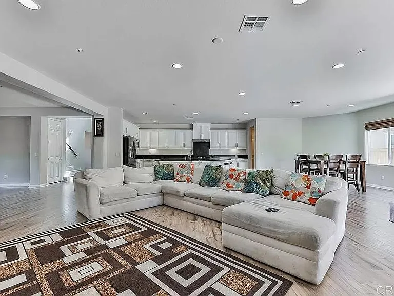 8934 McKinley Ct — Photo 5