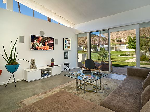 4th image of 2317 S Sierra Madre