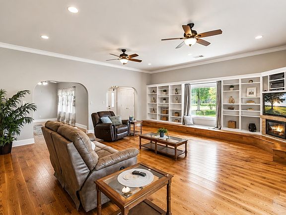 5th image of 268 Privada Dr