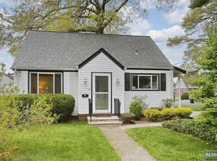 124 Chestnut St, Bergenfield, NJ 07621