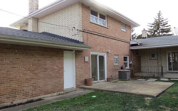 4th image of 7040 W 130th St