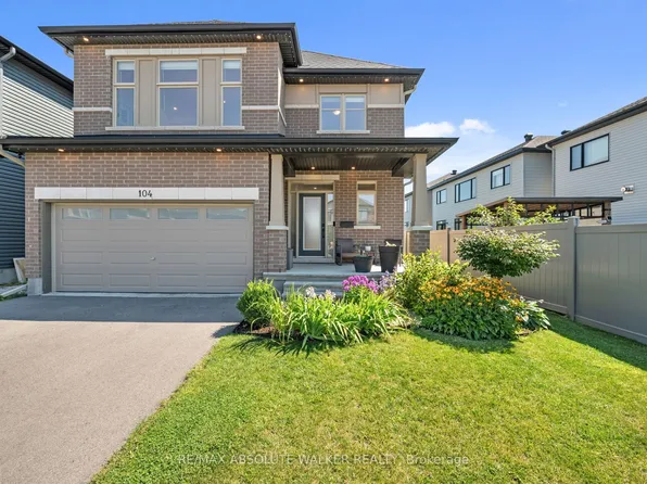 104 Heirloom St, Ottawa, ON K4M 0L3