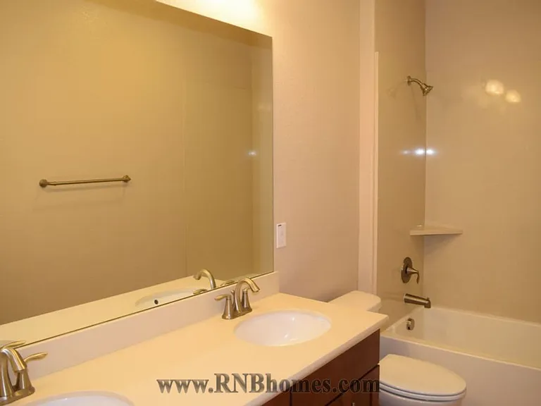900 Lyon Pl — Photo 14
