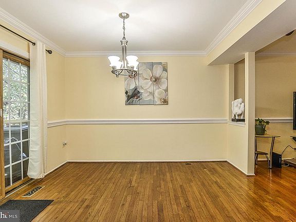 5th image of 10108 Sassafras Woods Ct
