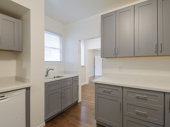 3rd image of 881 Guerrero St