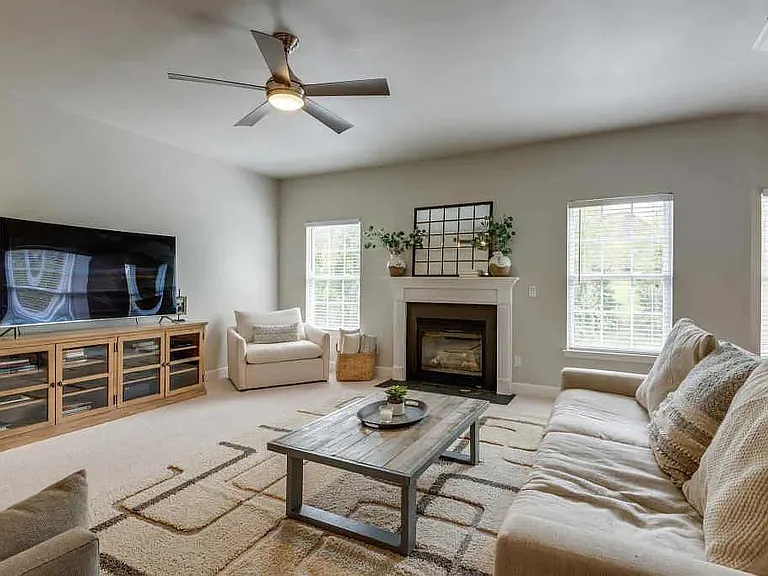 7528 Watervale Dr — Photo 8