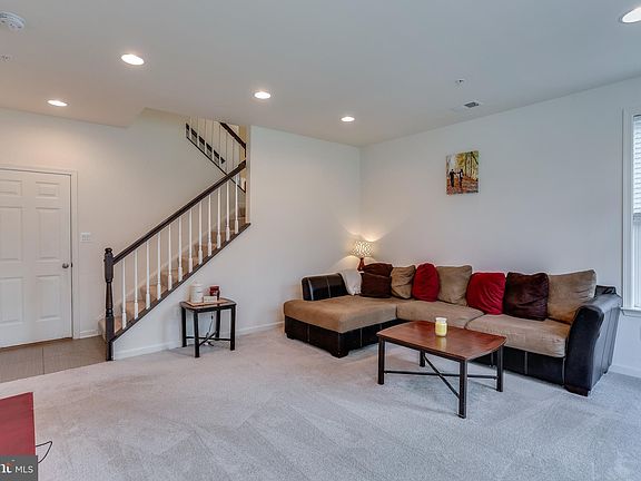 5th image of 8206 Chardonay Dr