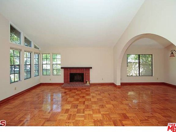 4th image of 7652 Quimby Ave