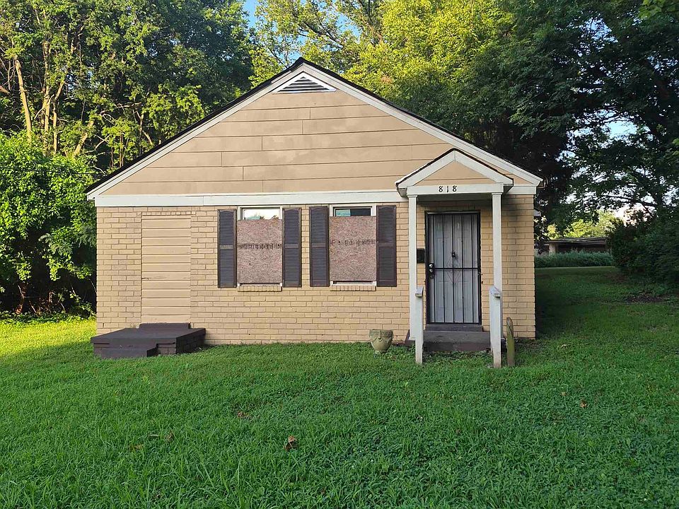 1st image of 818 Crockett St