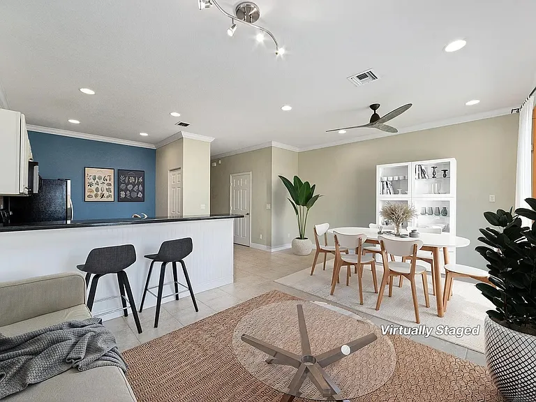 1077 Cheval Dr — Photo 2