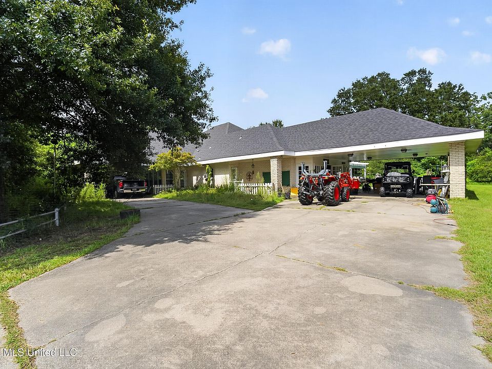 1st image of 168 Davis Rd