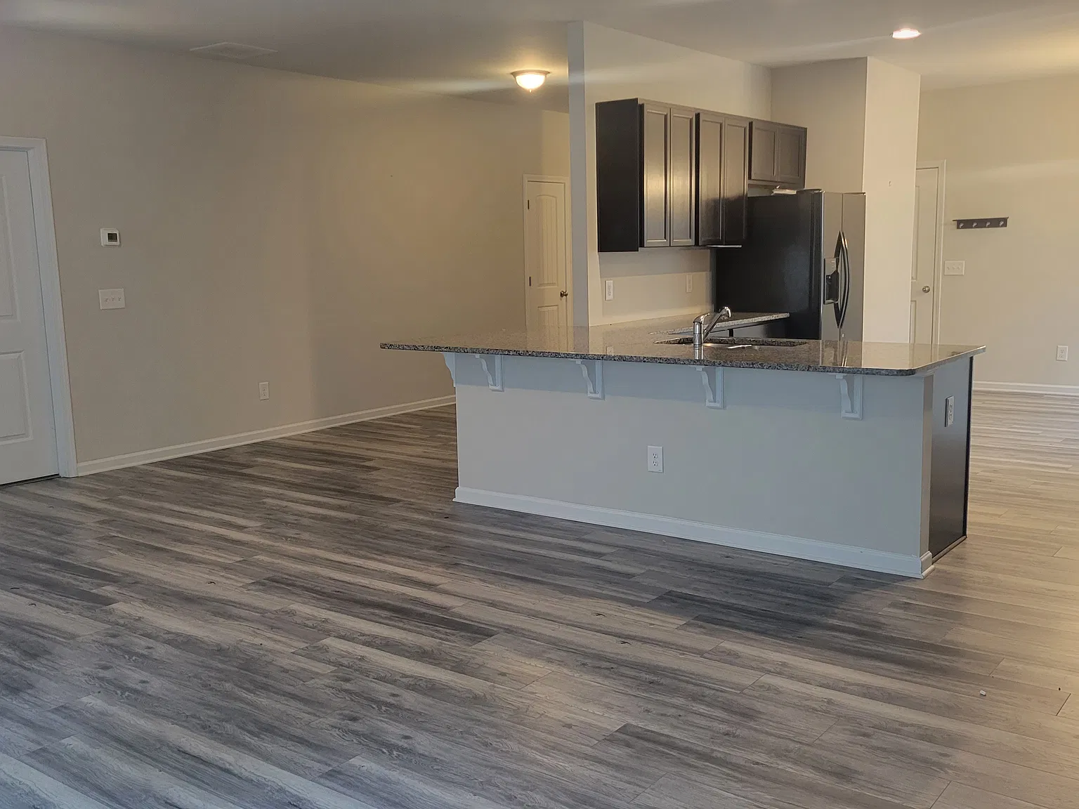 3 bed, 1679 sqft, $1,900 — Photo 3